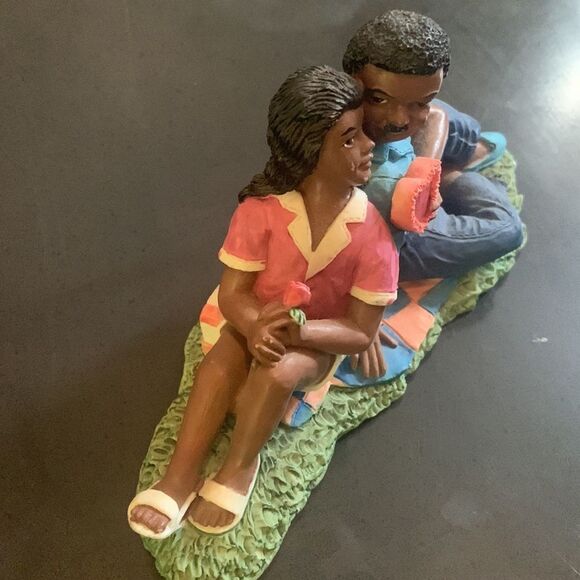 Young’s figurine very sweet look like they are on a valentines date preloved ❤️ - Picture 2 of 11